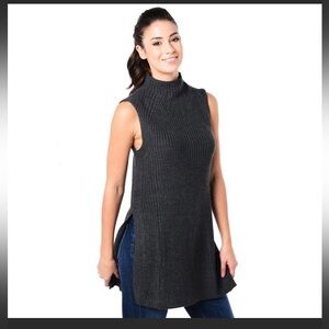 Three Dots Joan sleeveless V Neck Tunic in charcoal
